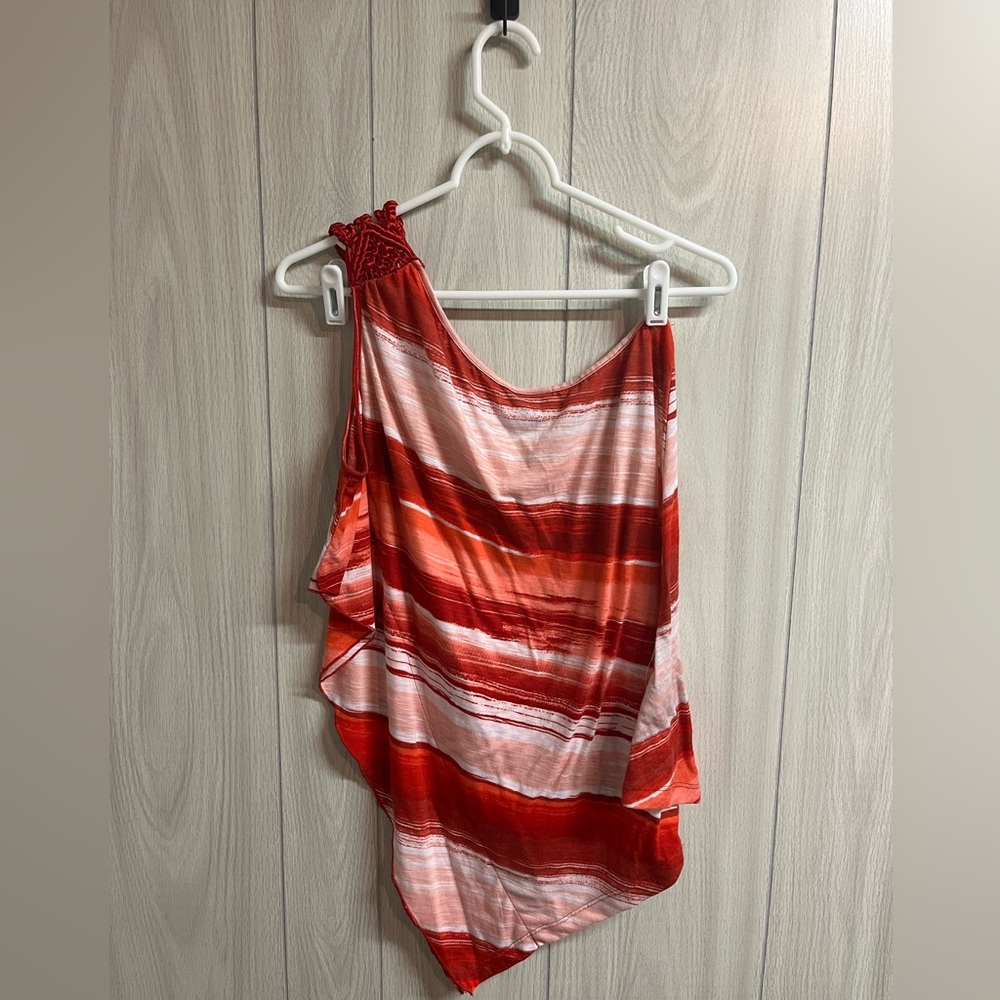 One shoulder sleeves top